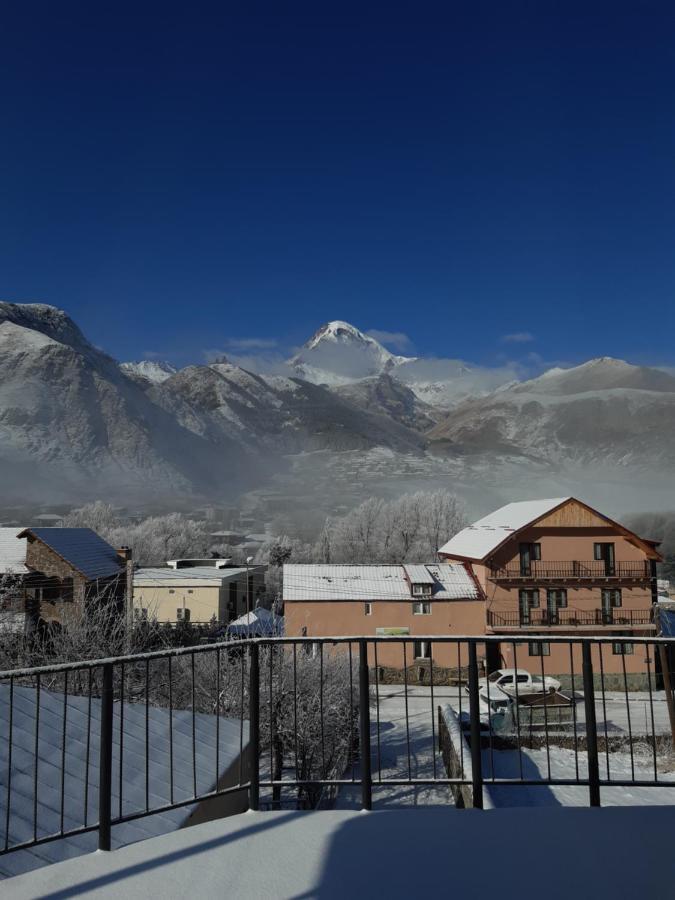 מלון Four Season In Kazbegi מראה חיצוני תמונה